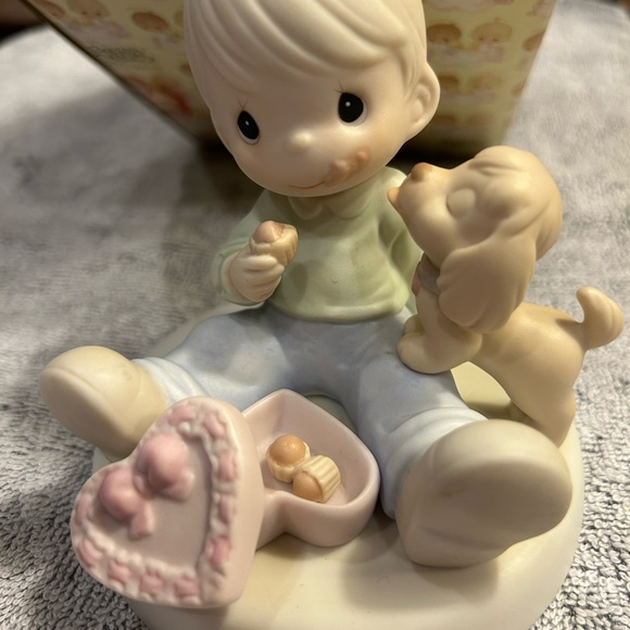 Sharing Sweet Moments Together Precious Moments Figurine in Box  Valentine - Picture 1 of 5